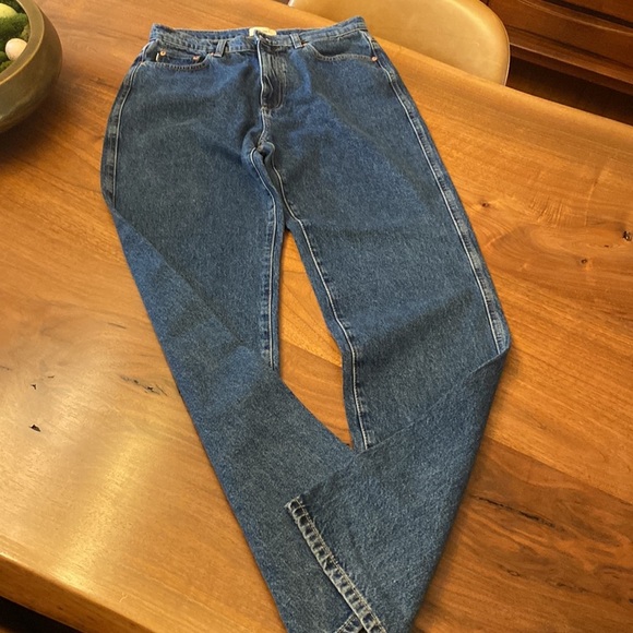 DL1961 Demie Straight high waisted wide leg jean. NWOT
Size 27 - Picture 5 of 8